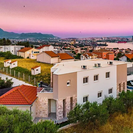 Olea- Pool- Grill- Naehe Flughafen Split By Interhome * Kastela